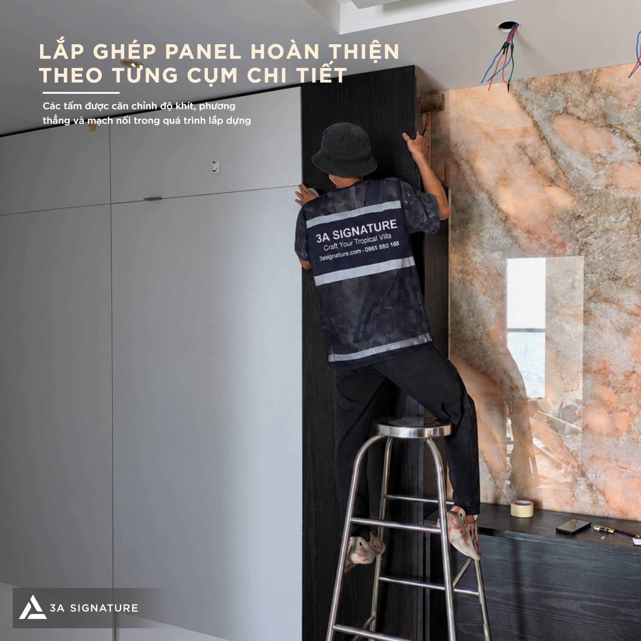 Hình ảnh thi công panel hoàn thiện tại hiện trường, thể hiện thao tác căn chỉnh tấm ốp, mép tiếp giáp và mạch nối bề mặt.