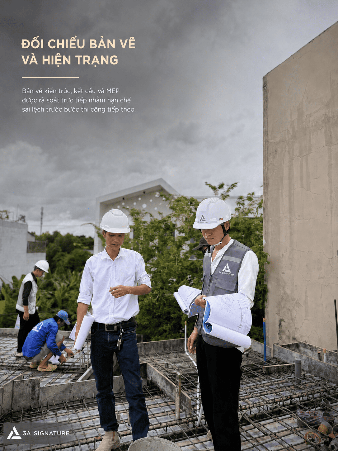 Hình ảnh tiến độ thi công Alchem Villa ghi nhận công tác đối chiếu bản vẽ kiến trúc, kết cấu, MEP với hiện trạng thi công thực tế.